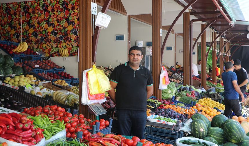 Şanlıurfa’da Meyve Sebze Fiyatları Ne Durumda: Manav Çetin Değerlendirdi