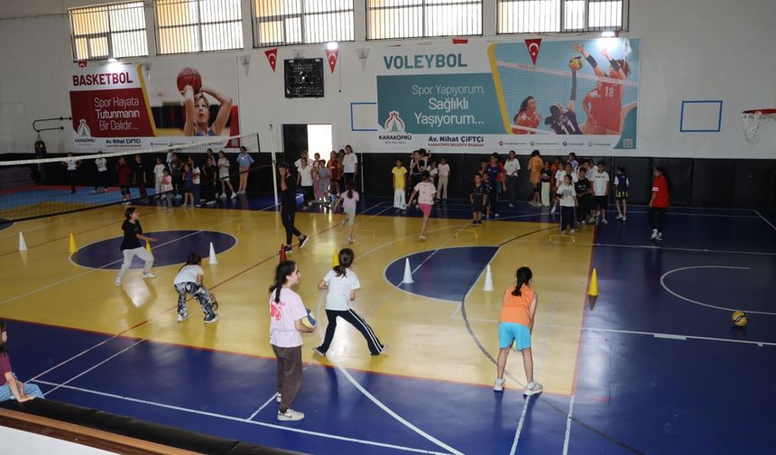 Karaköprü Doğukent Spor Kompleksi Gençleri Ağırlıyor