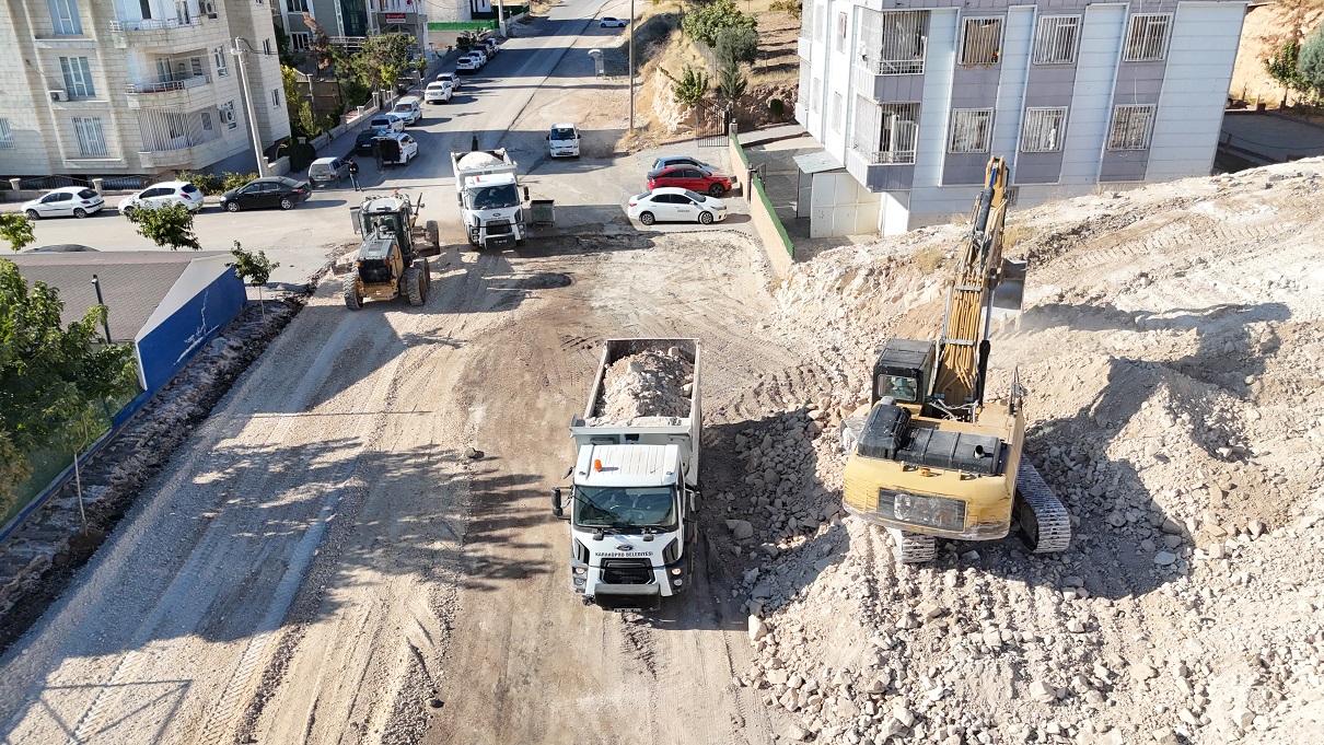 Fen İşleri̇ Yol Açma Ve Üst Yapi Çalişmalari (2)