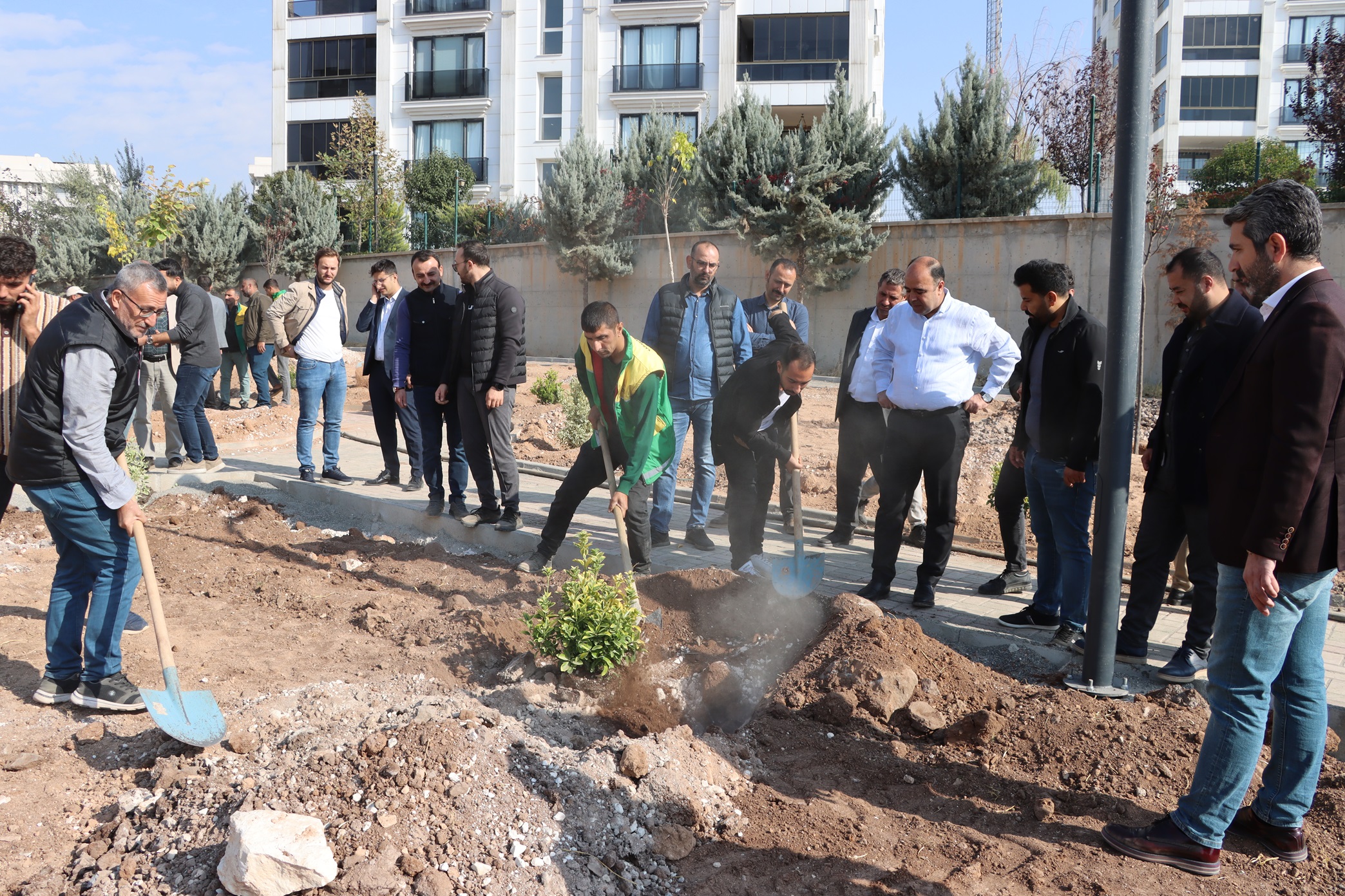 Karaköprü’de Ağaçlandirma Kampanyasi Başladi (3)-1