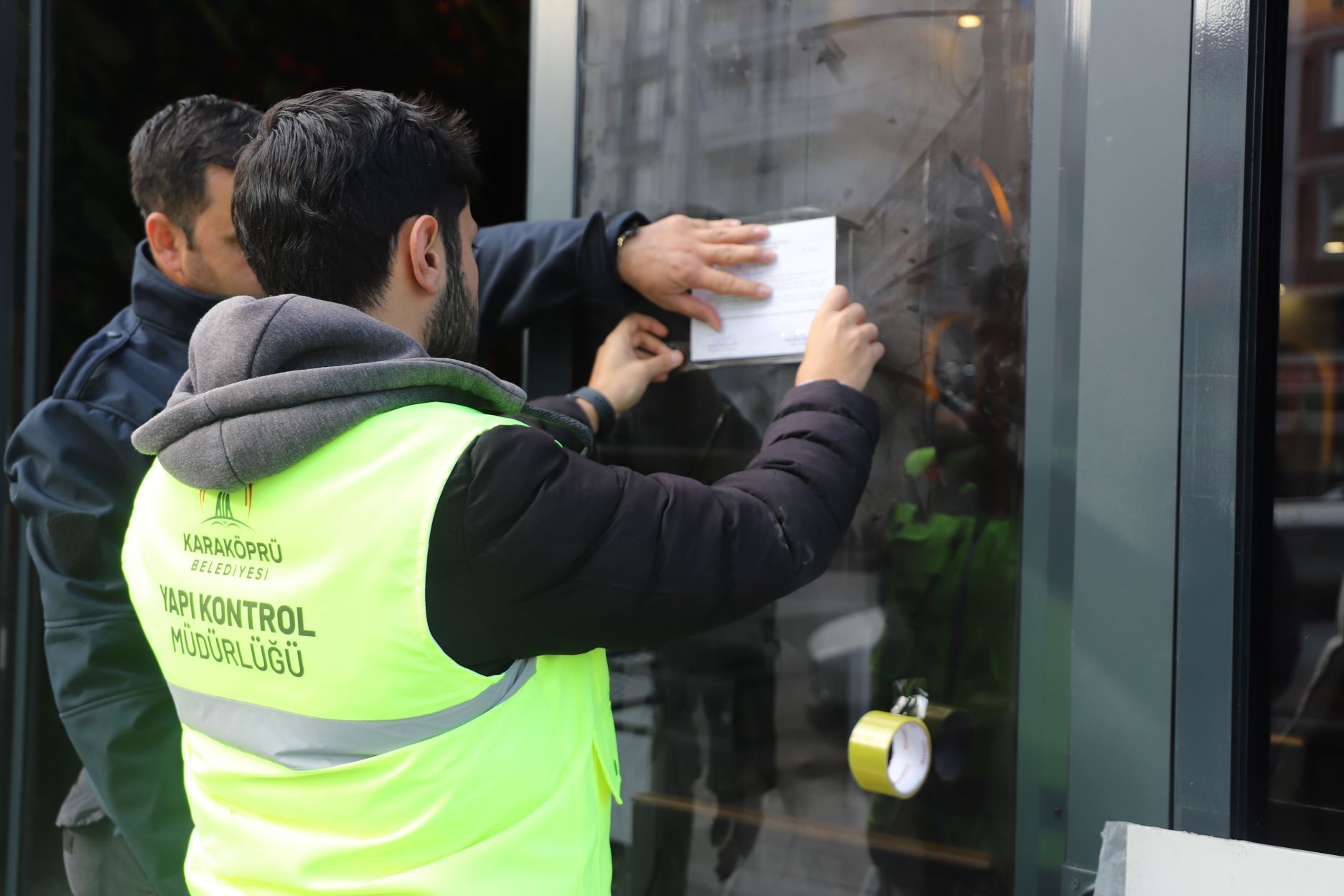 Karaköprü’de Yapi Kontrol Eki̇pleri̇ Deneti̇mleri̇ni̇ Sürdürüyorkaraköprü’de Yapi Kontrol Eki̇pleri̇ Deneti̇mleri̇ni̇ Sürdürüyor (5)