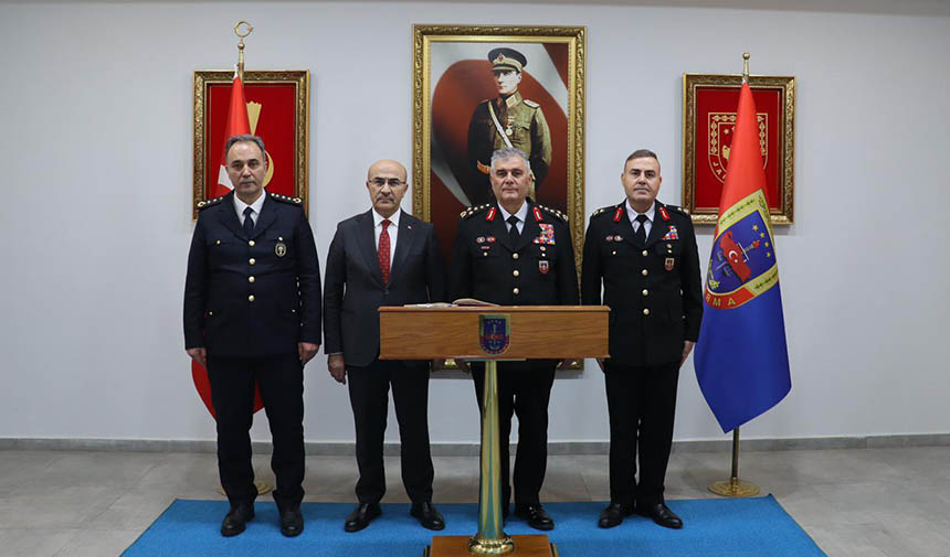 Orgeneral Çardakcı’dan Tuğgeneral Mücahit Avkıran’a Ziyaret (1)-1