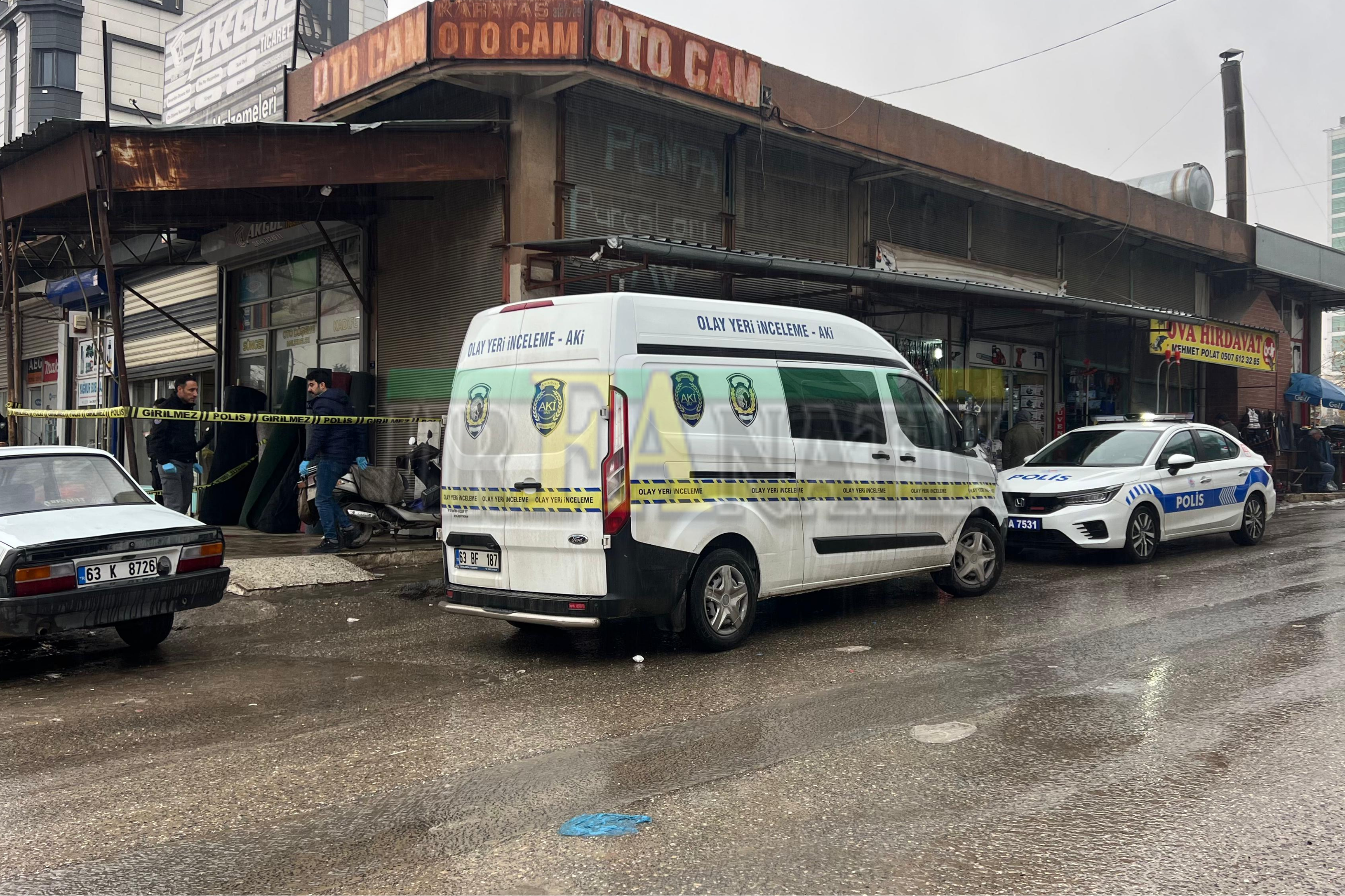 Haliliye'deki Silahlı Saldırı Anı Güvenlik Kamerasına Yansıdı (1)