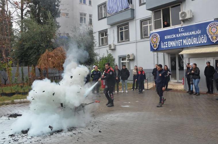 Hilvan Ve Birecik’te Polisler Yangına Karşı Eğitildi (1)