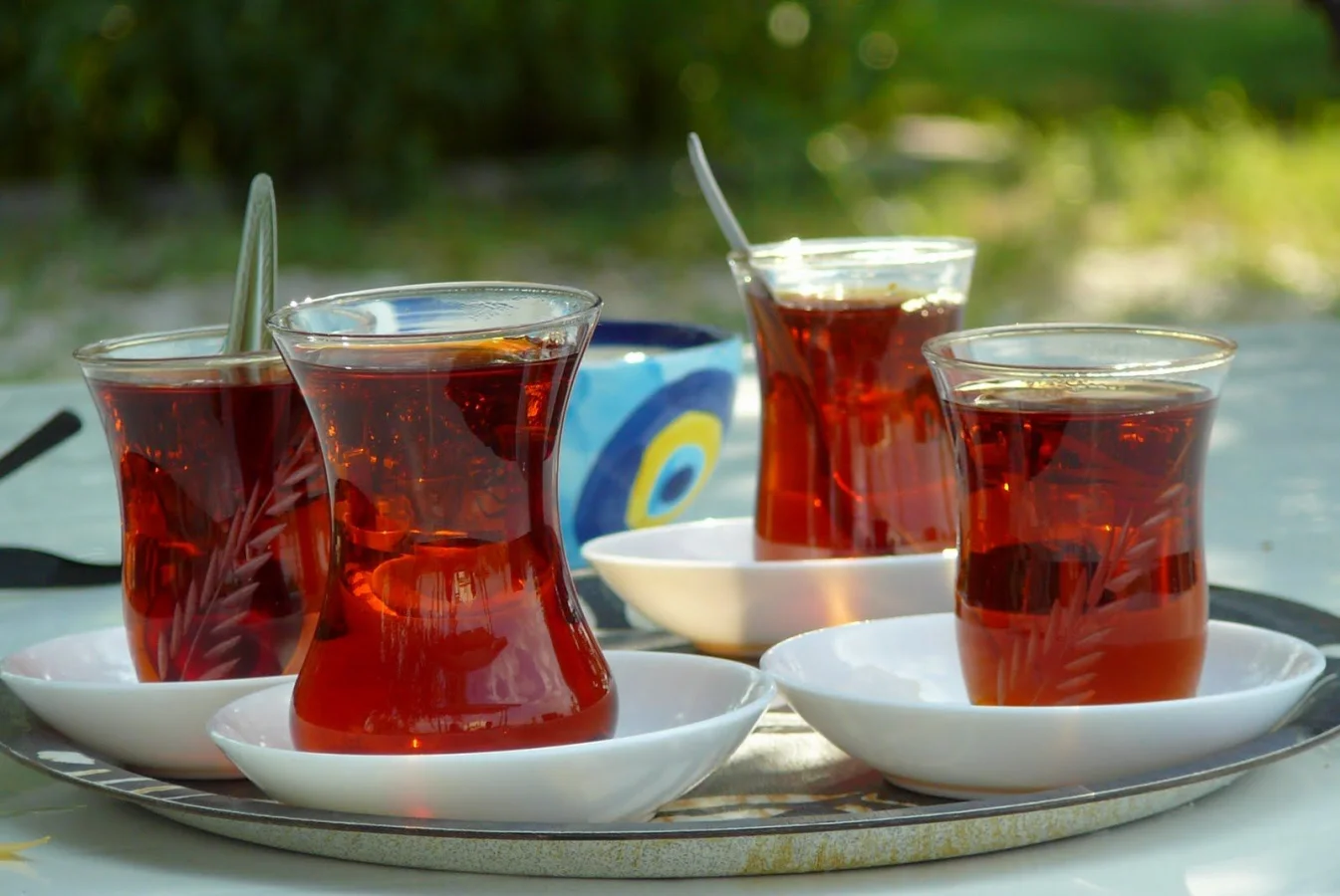 Milyonların Favori İçeceği Çay’a Bakın Ne Karıştırdılar