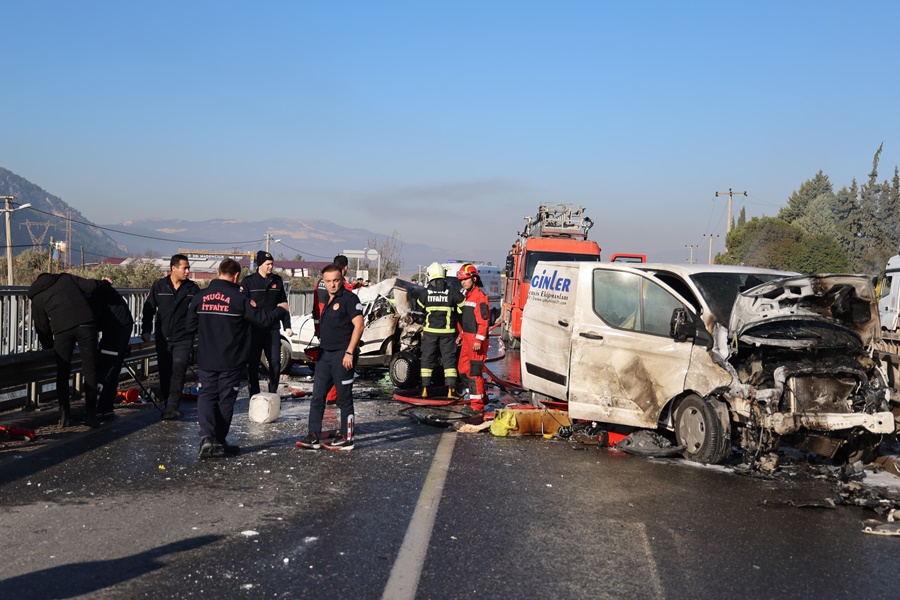 Muğlada Kaza Çok Sayıda Yaralı