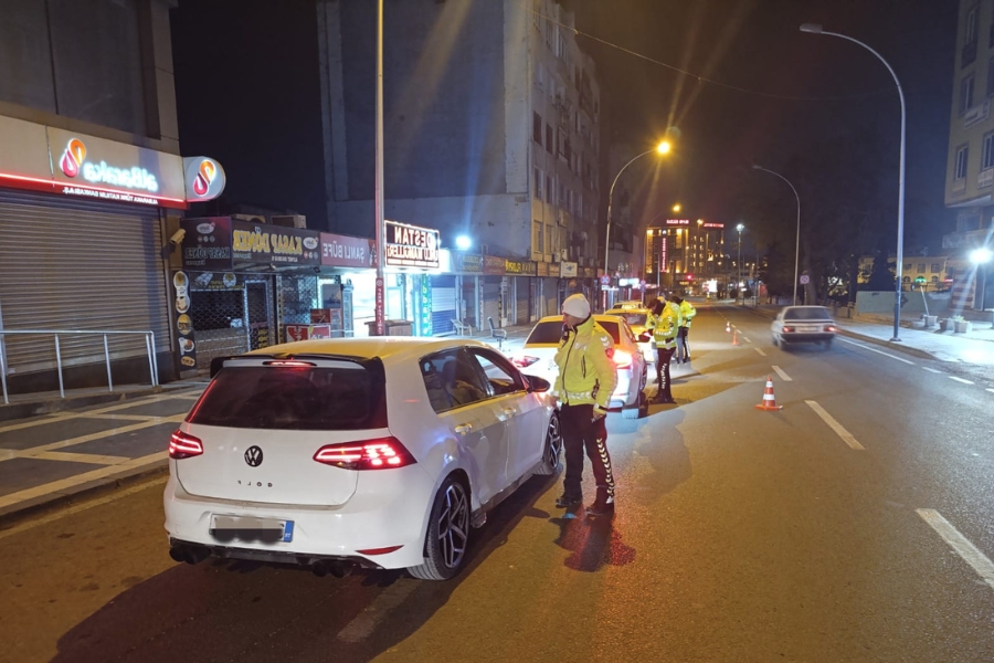 Alkollü Sürücüler Polislerin Sabrını Zorluyor