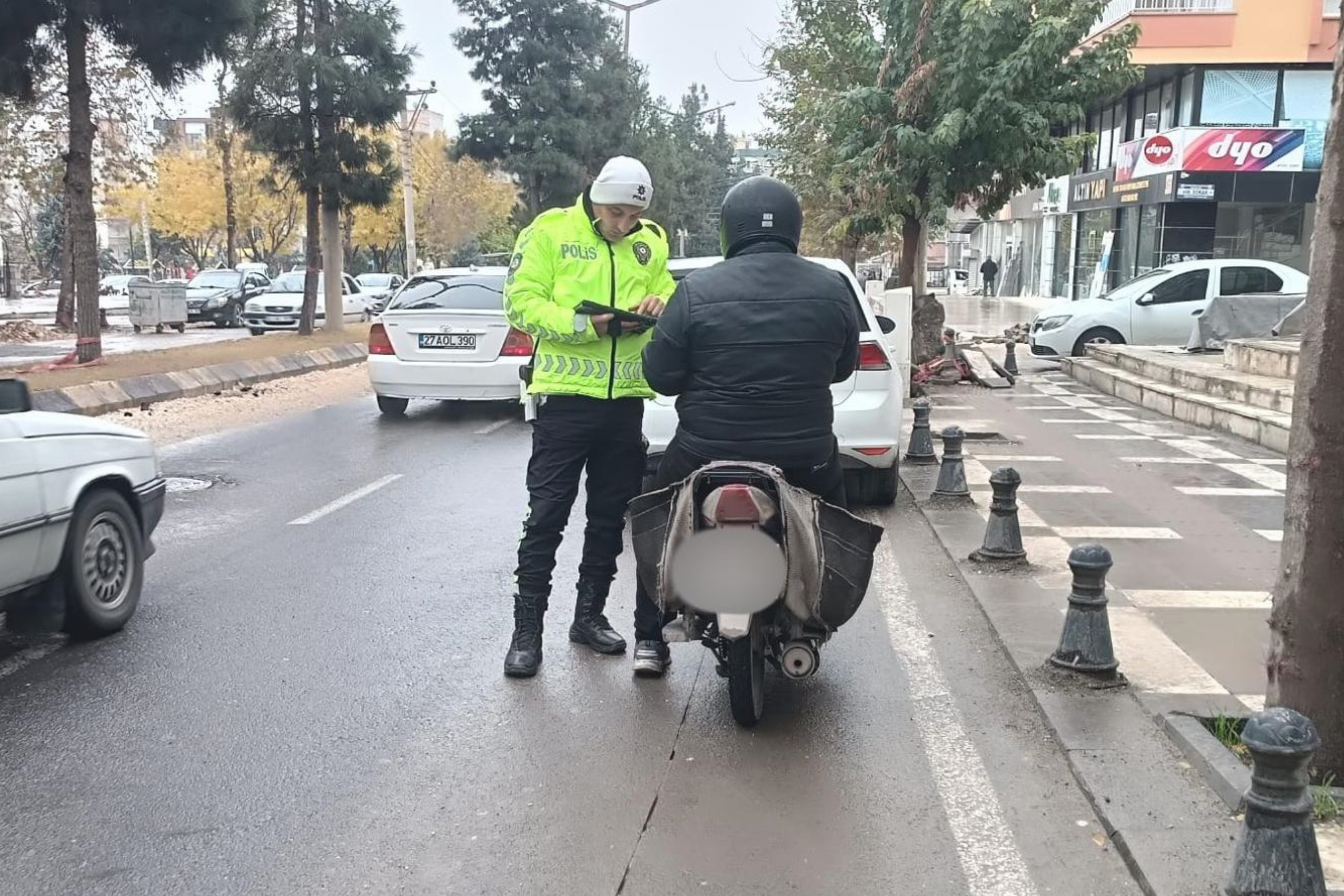 Şanlıurfa'ya Yağmur Yağdı İşler Zorlaştı (3)