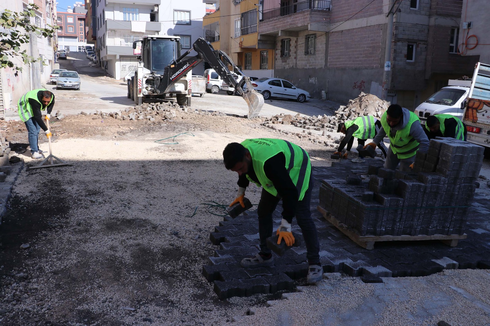 Ahmet Yesevi Ve Süleymaniye’de Hummalı Üstyapı Çalışmaları