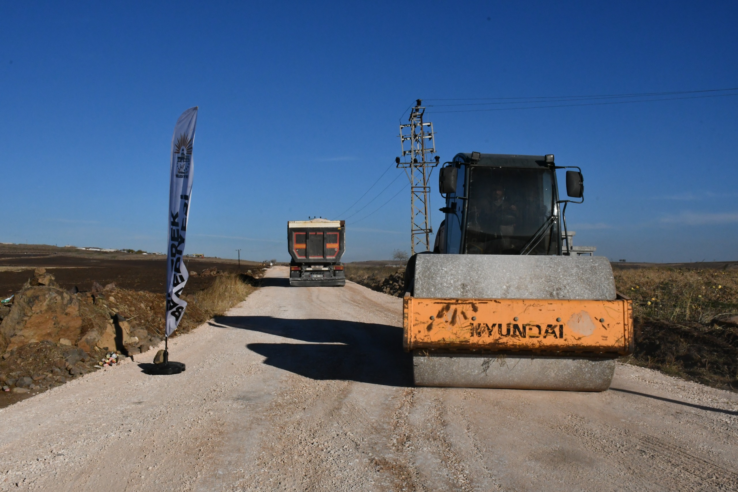 Kırsal Mahallelerde Yol Yapım Çalışmaları Devam Ediyor-1