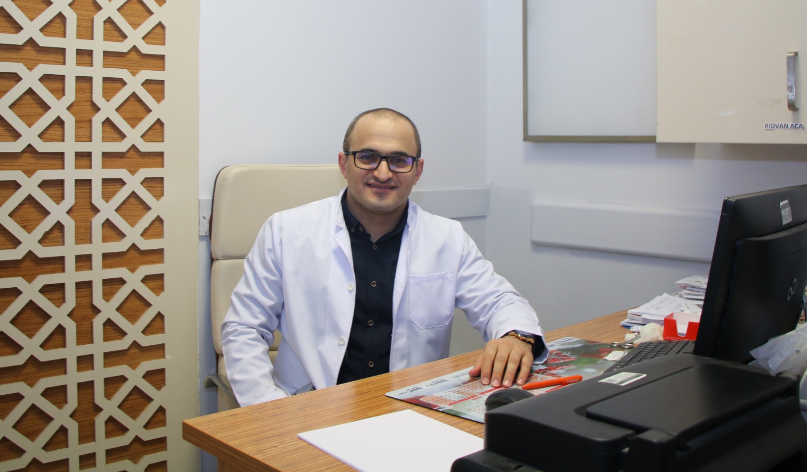 Op. Dr. Rıdvan Acar,