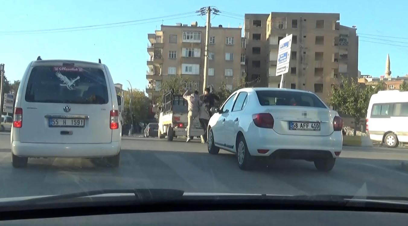 Şanlıurfa Haliliye’de 3 Çocuk Canıyla Oynadı-2