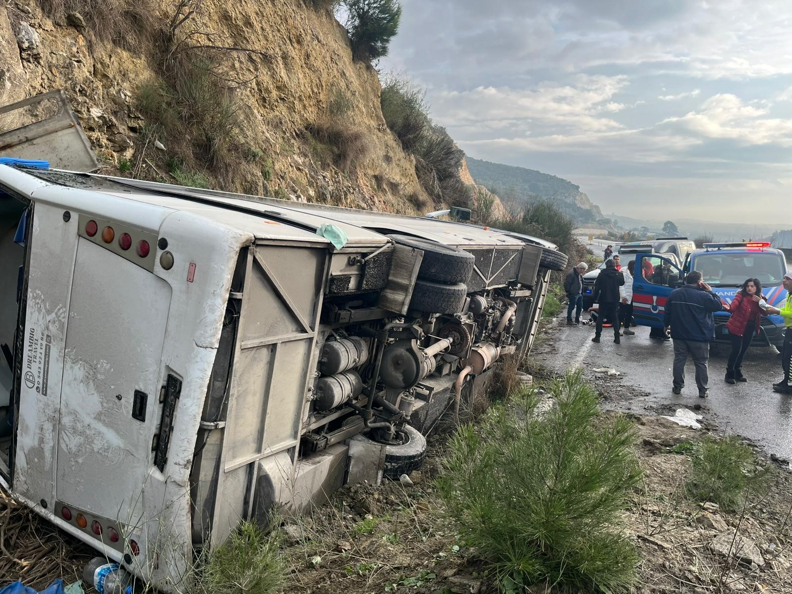 Festivale Giden Tur Minibüsü Devrildi: Yaralılar Var