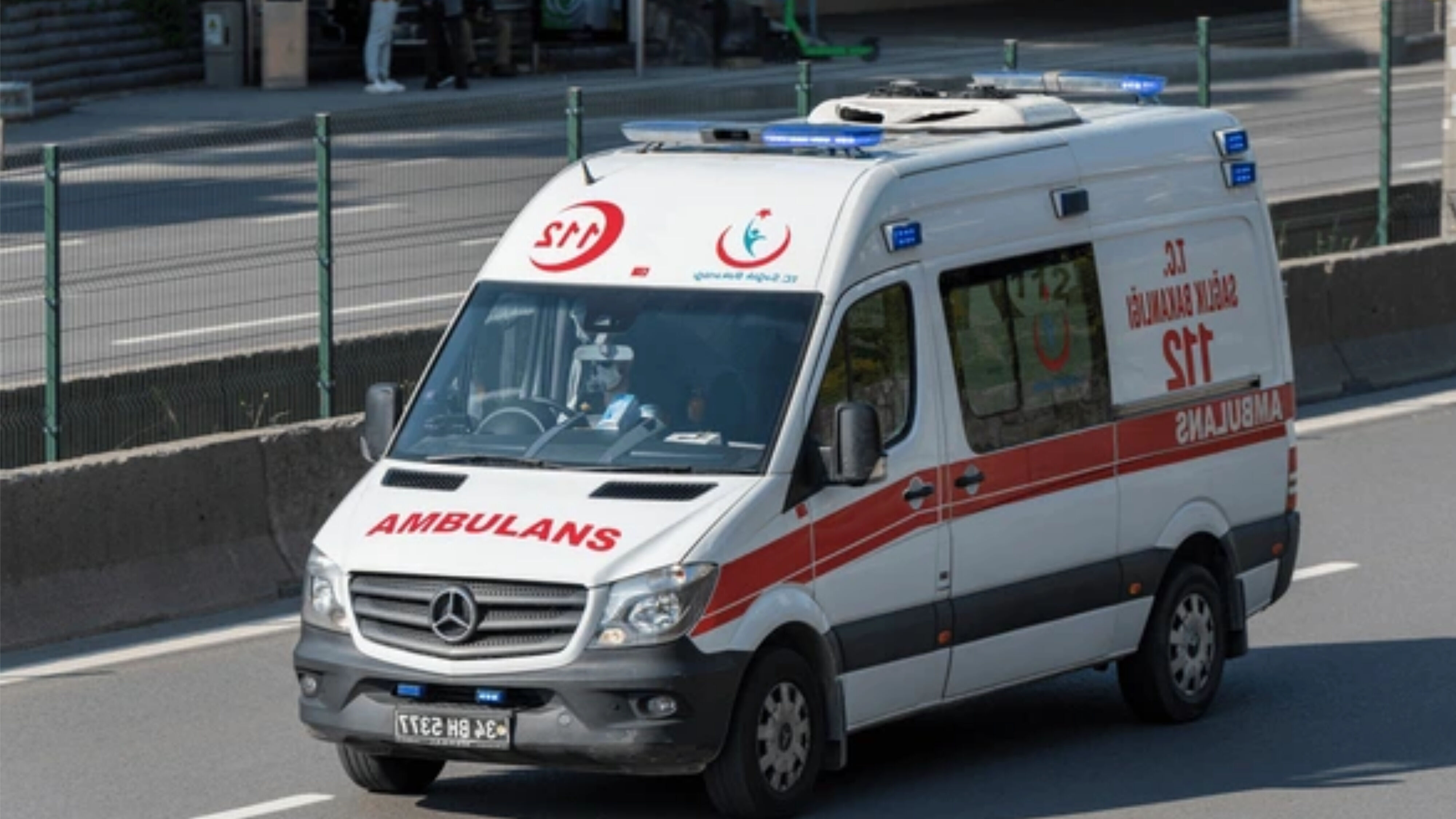 Ambulans Sistemine Yeni Bir Düzenleme Getirildi Rengi Ve İsmi Değişiyor (2)-1