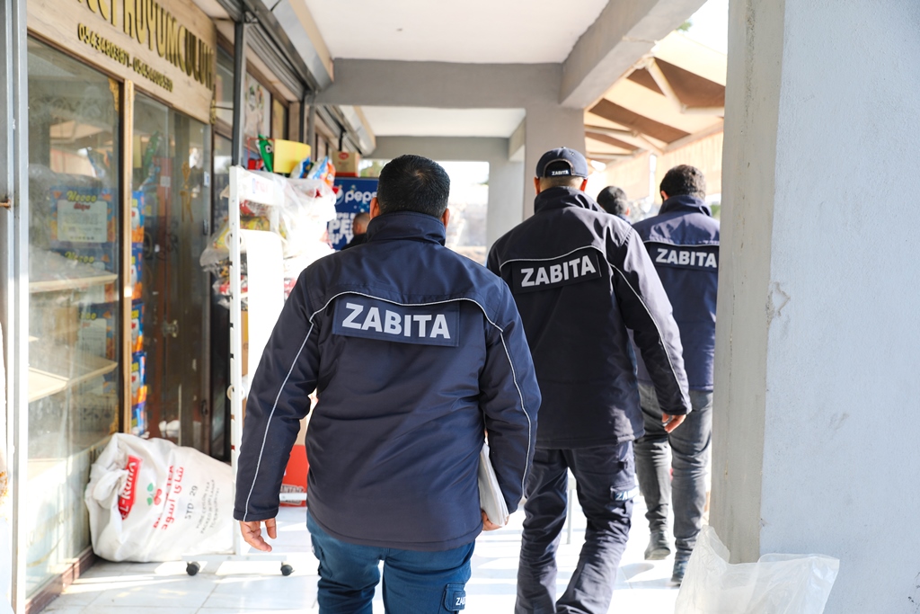 Harran'da Zabıta Ekipleri Marketleri Denetledi-1