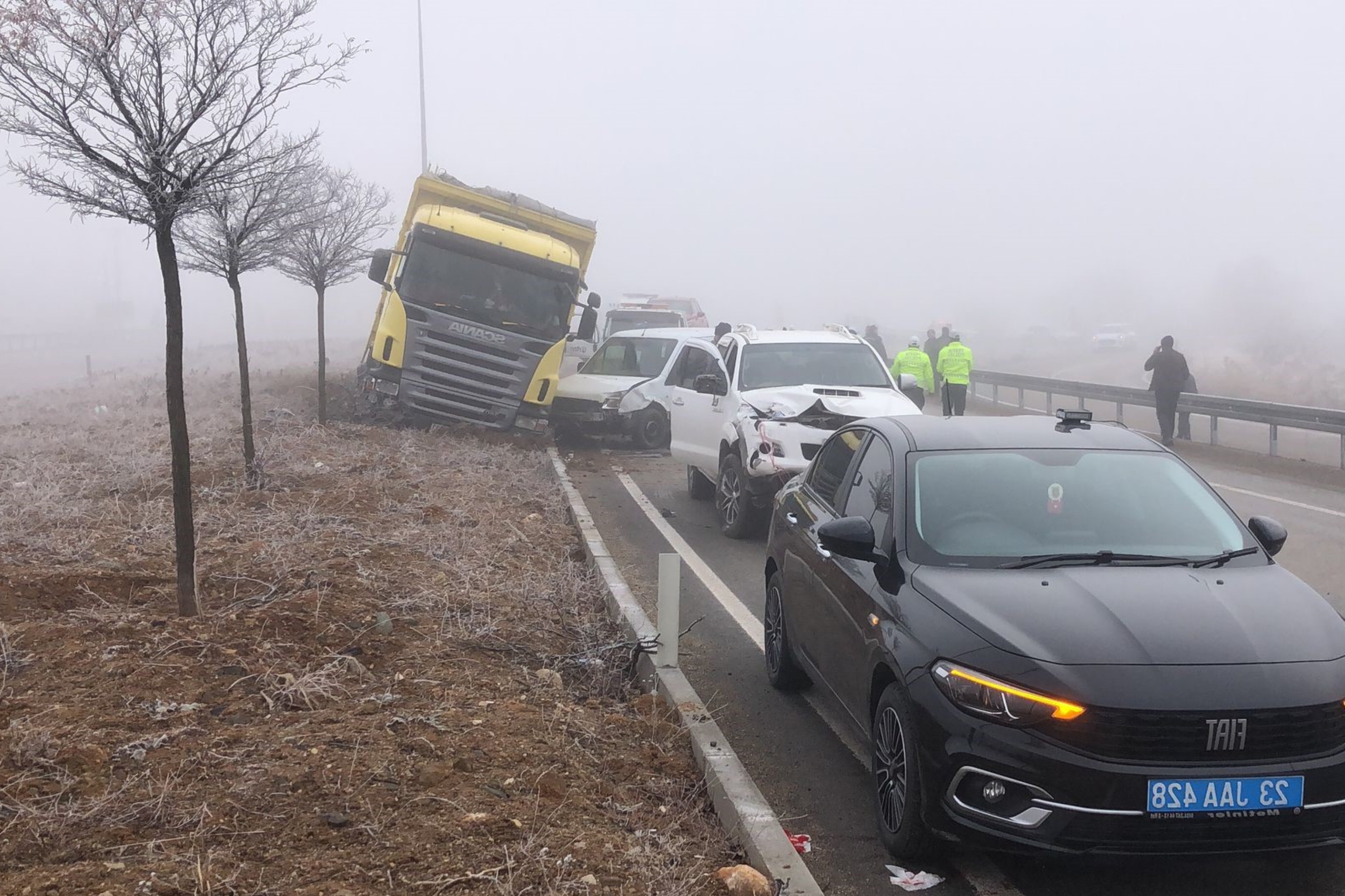 Elazığ’da 2 Ayrı Zincirleme Trafik Kazası Yaralılar Var (2)