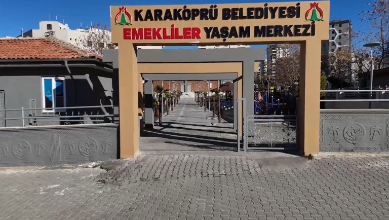 Emekliler Yaşam Merkezi