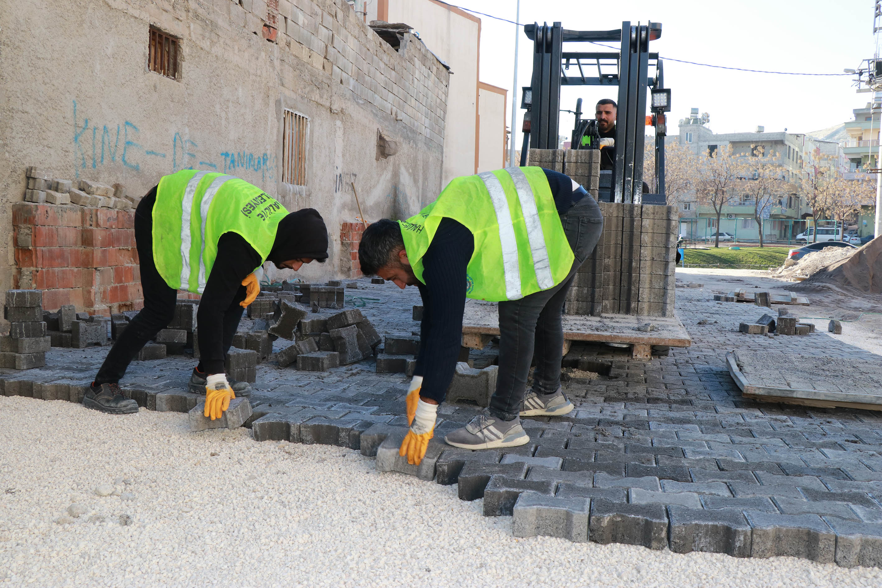 Haliliye Belediyesi İle 3 Mahallede Hummalı Üstyapı Hamlesi-1