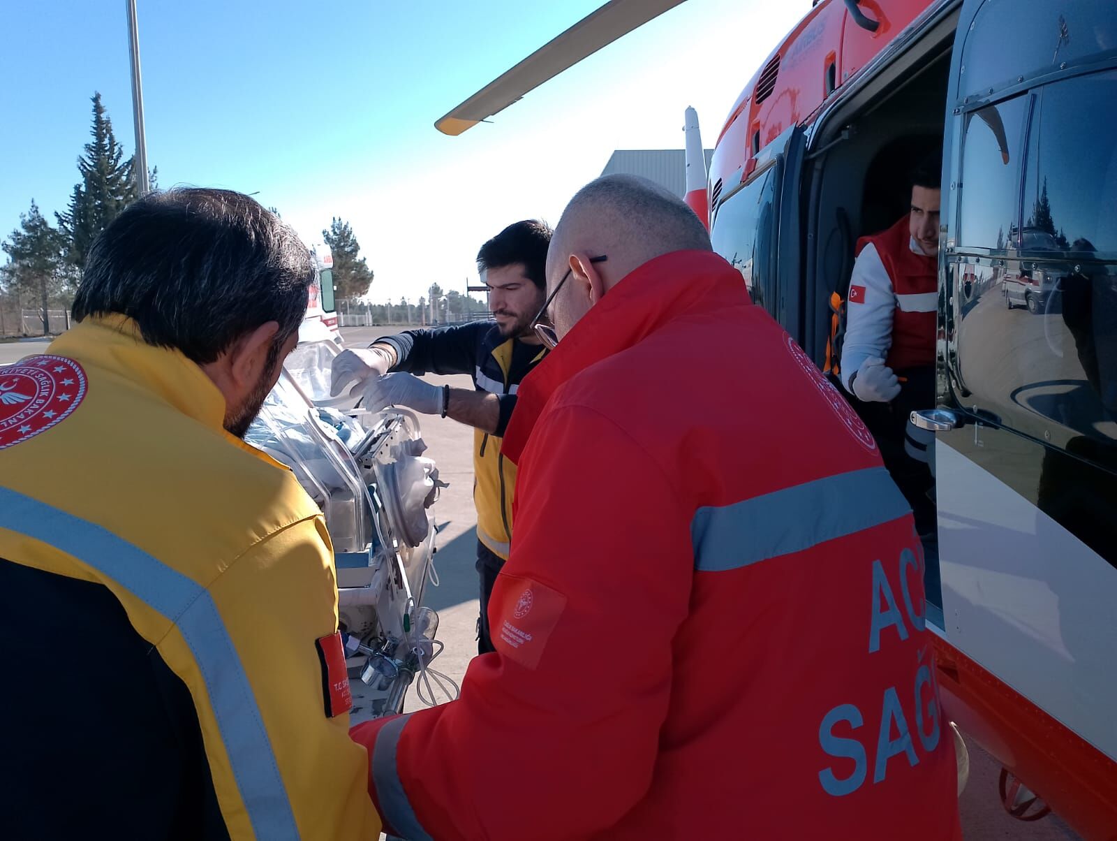 Berat Bebek İçin Ambulans Helikopter Sevki-2