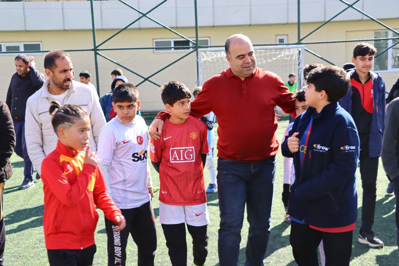 Kköprübld Başkan Nihat Çiftçi’den Futbol Turnuvasındaki Çocuklara Destek Ziyareti (6)