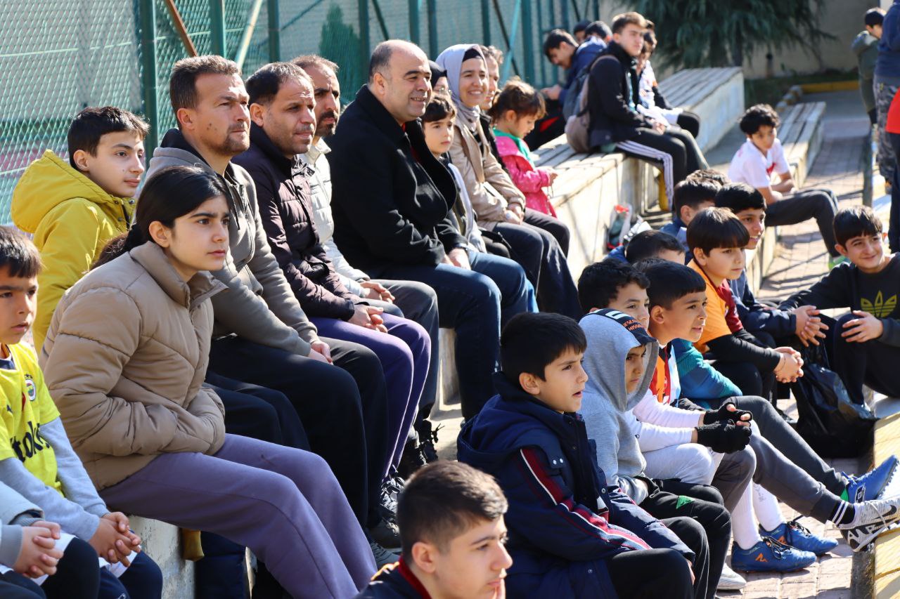 Kköprübld Başkan Nihat Çiftçi’den Futbol Turnuvasındaki Çocuklara Destek Ziyareti (8)