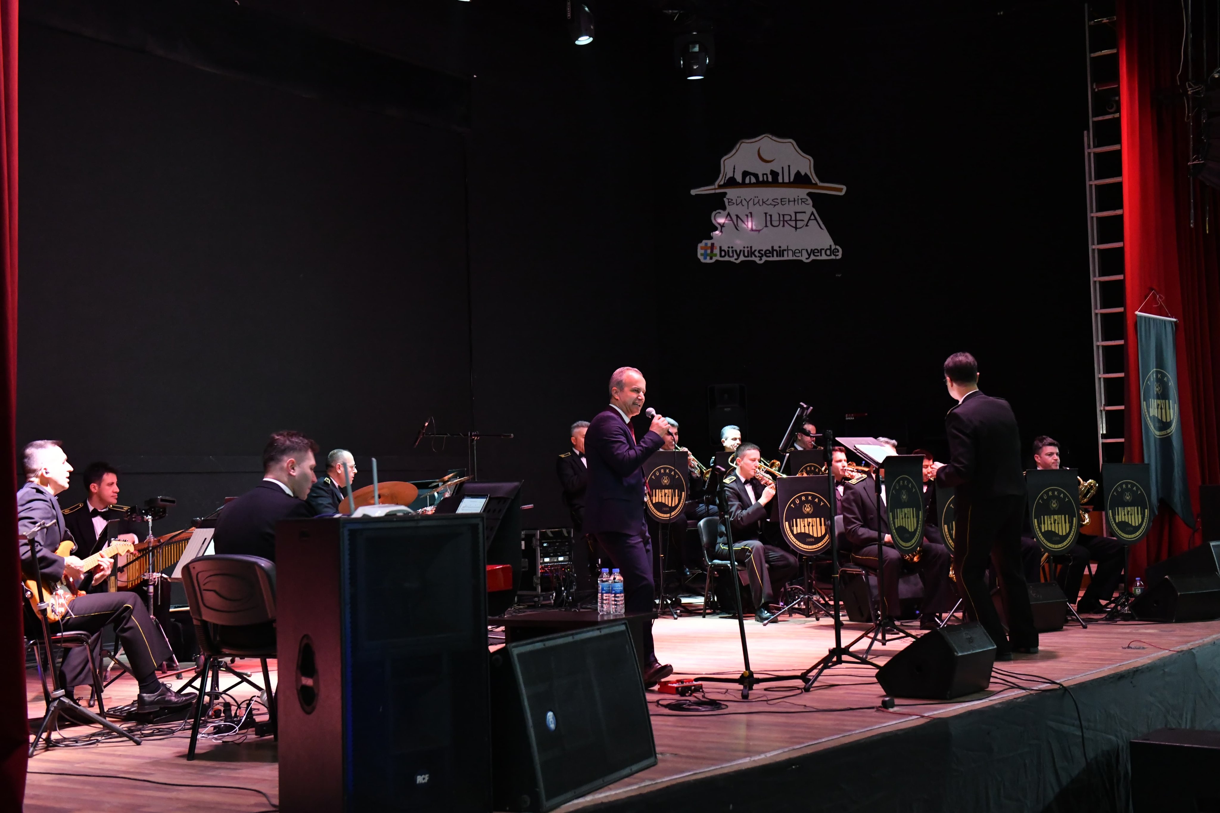 Milli Savunma Bakanlığı Armoni Mızıkası Komutanlığı Bünyesindeki Türk Armoni Yıldızları Orkestrası (Türkay), Şanlıurfa'da Muazzam Bir Konserle Sanatseverlerle Buluştu (1)