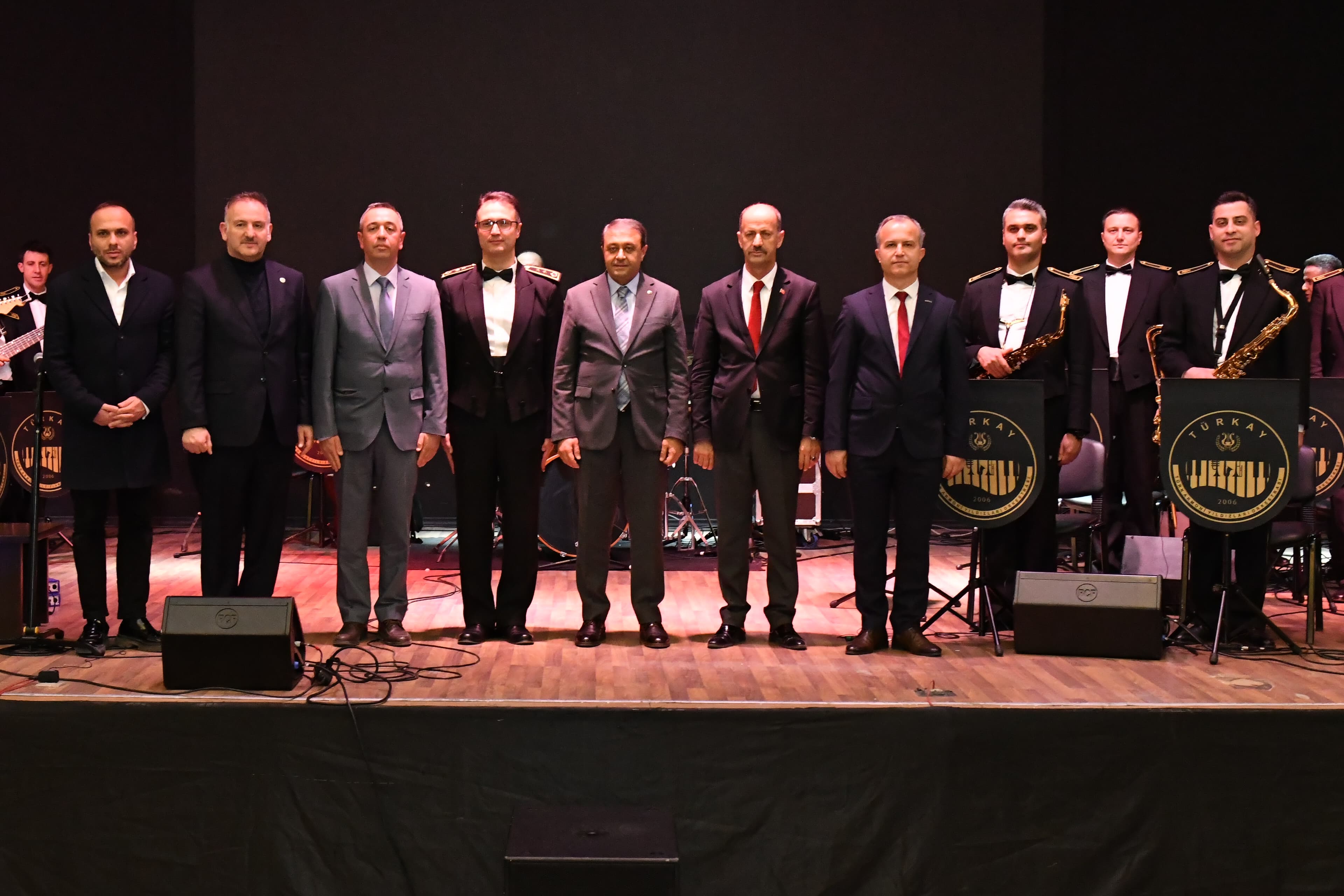 Milli Savunma Bakanlığı Armoni Mızıkası Komutanlığı Bünyesindeki Türk Armoni Yıldızları Orkestrası (Türkay), Şanlıurfa'da Muazzam Bir Konserle Sanatseverlerle Buluştu (4)