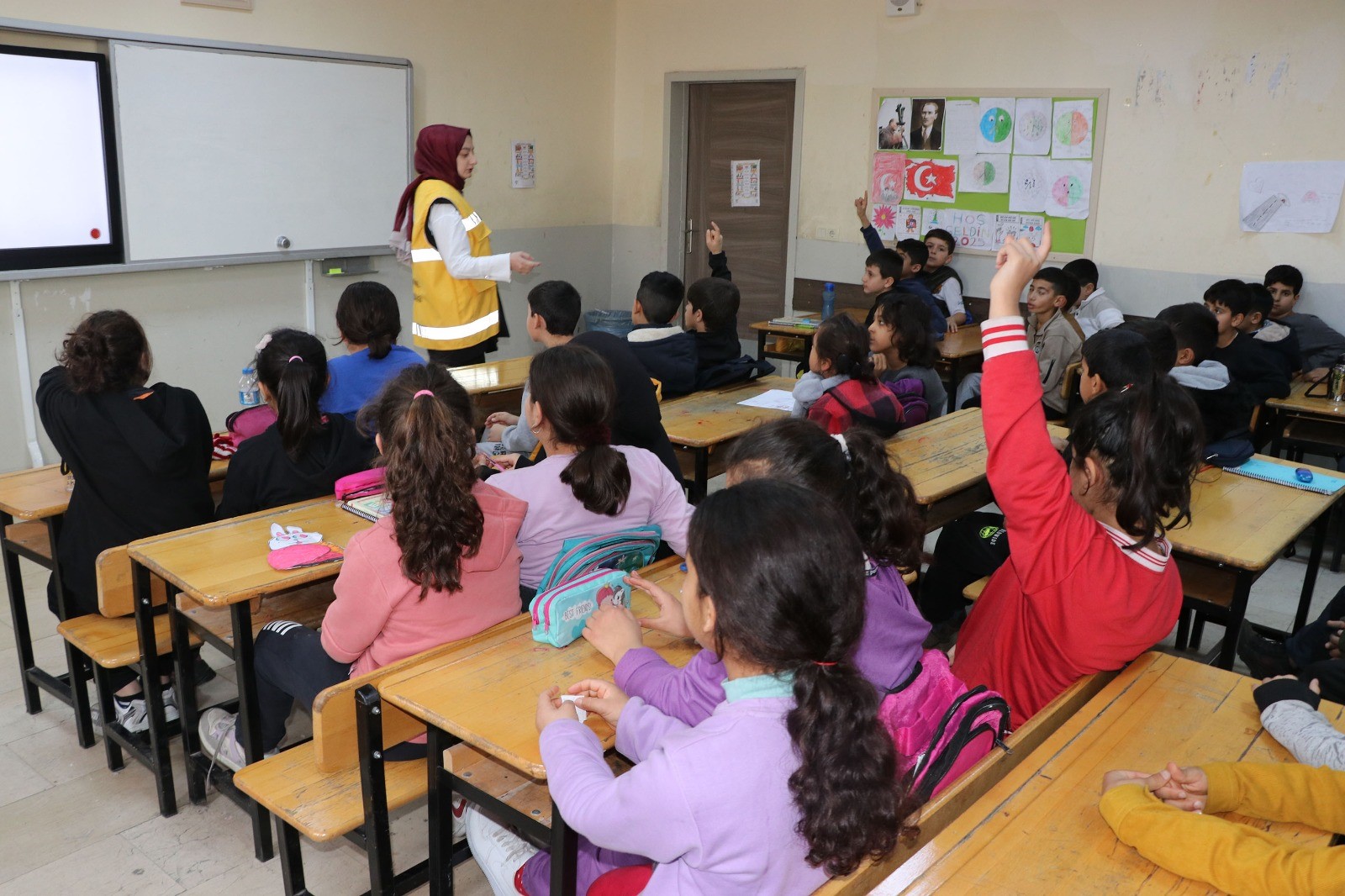 Haliliye Belediyesi, Öğrencilere Yönelik Eğitim Seminerleri Düzenliyor-1