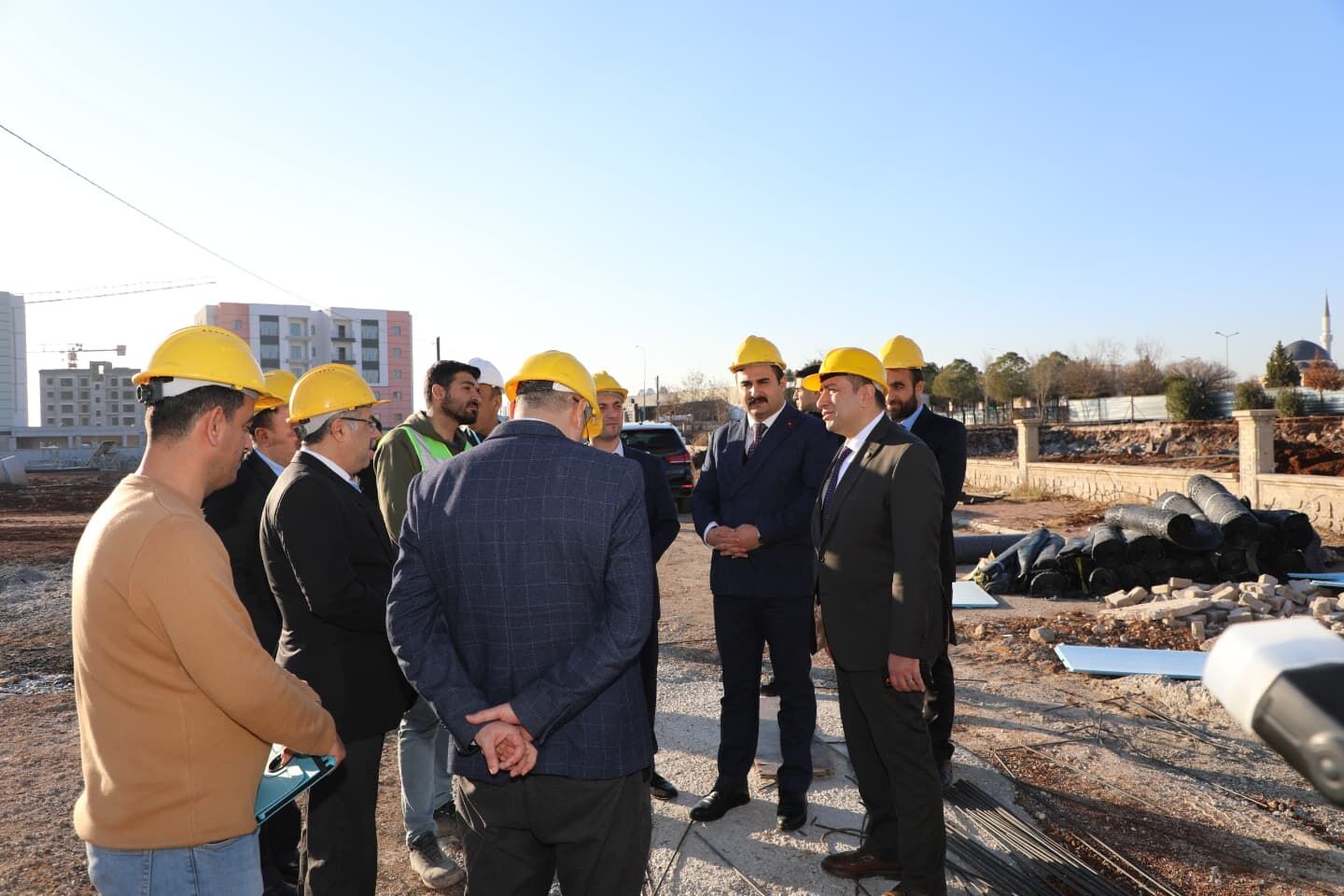 Viranşehir Kaymakamı Kemal Ülkü, Şanlıurfa İl Sağlık Müdürü Doç. Dr. Abdullah Solmaz Ve Beraberindeki Heyet, Viranşehir Devlet Hastanesi’ni Ziyaret Etti. (5)