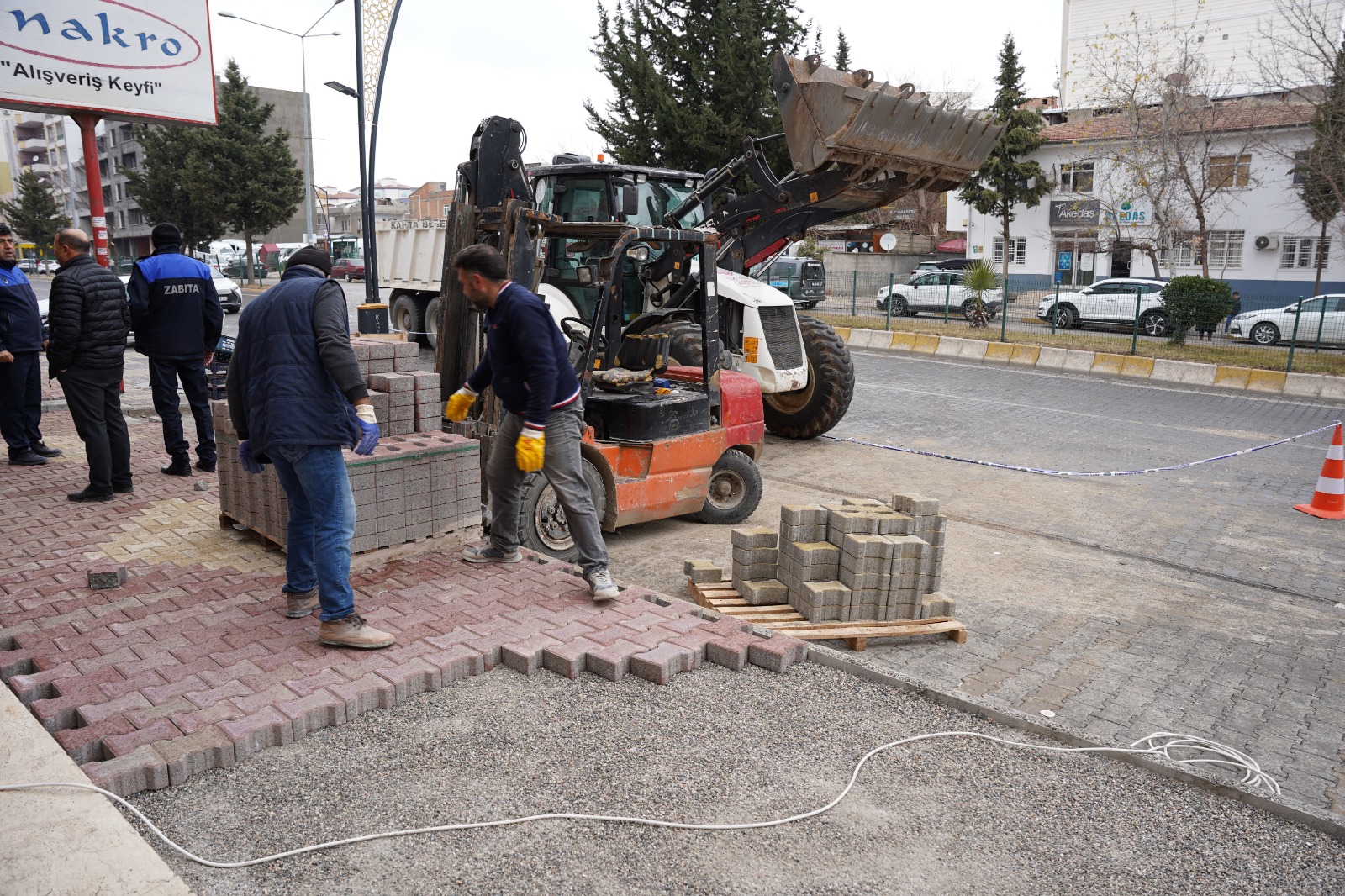 Başkan Hallaç “Yol Ve Kaldırım Çalışmalarımız Devam Ediyor”-1