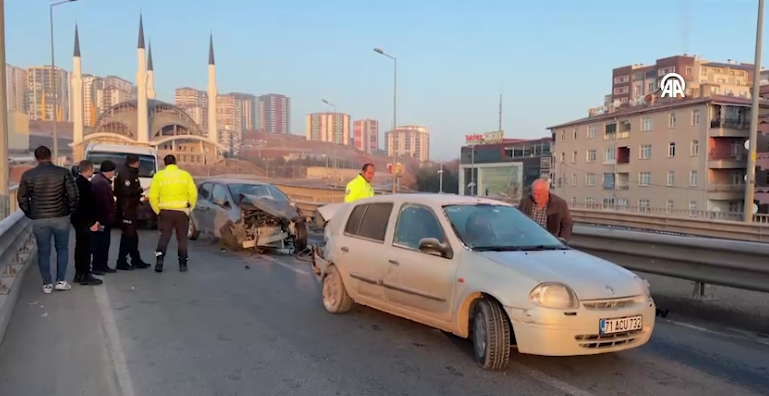 Zincirleme Trafik Kazası