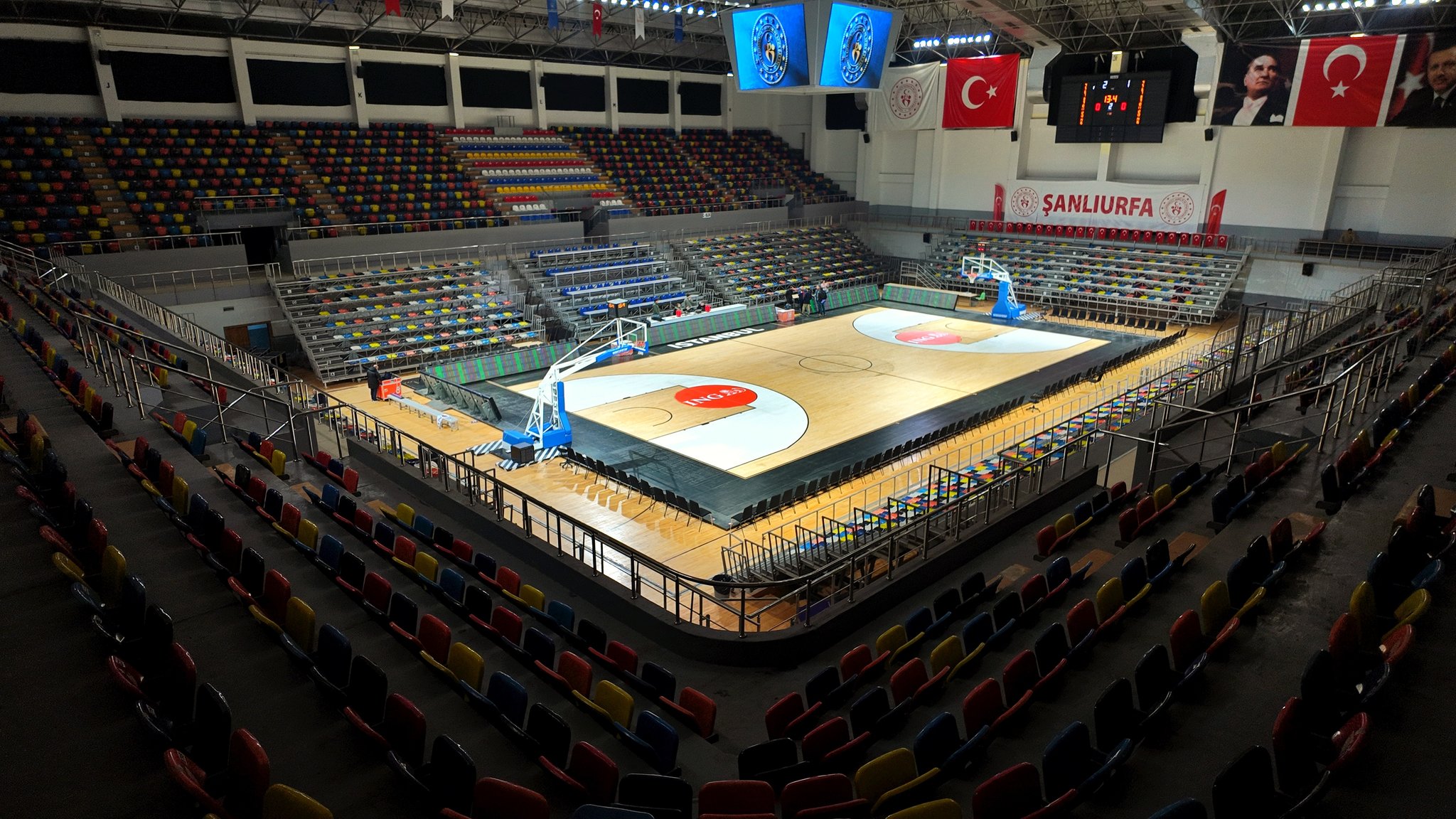 11 Nisan Kapalı Spor Salonu 1