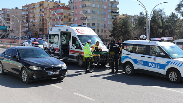 Bir Kişi Abide Kavşağından Atlamaya Çalıştıı