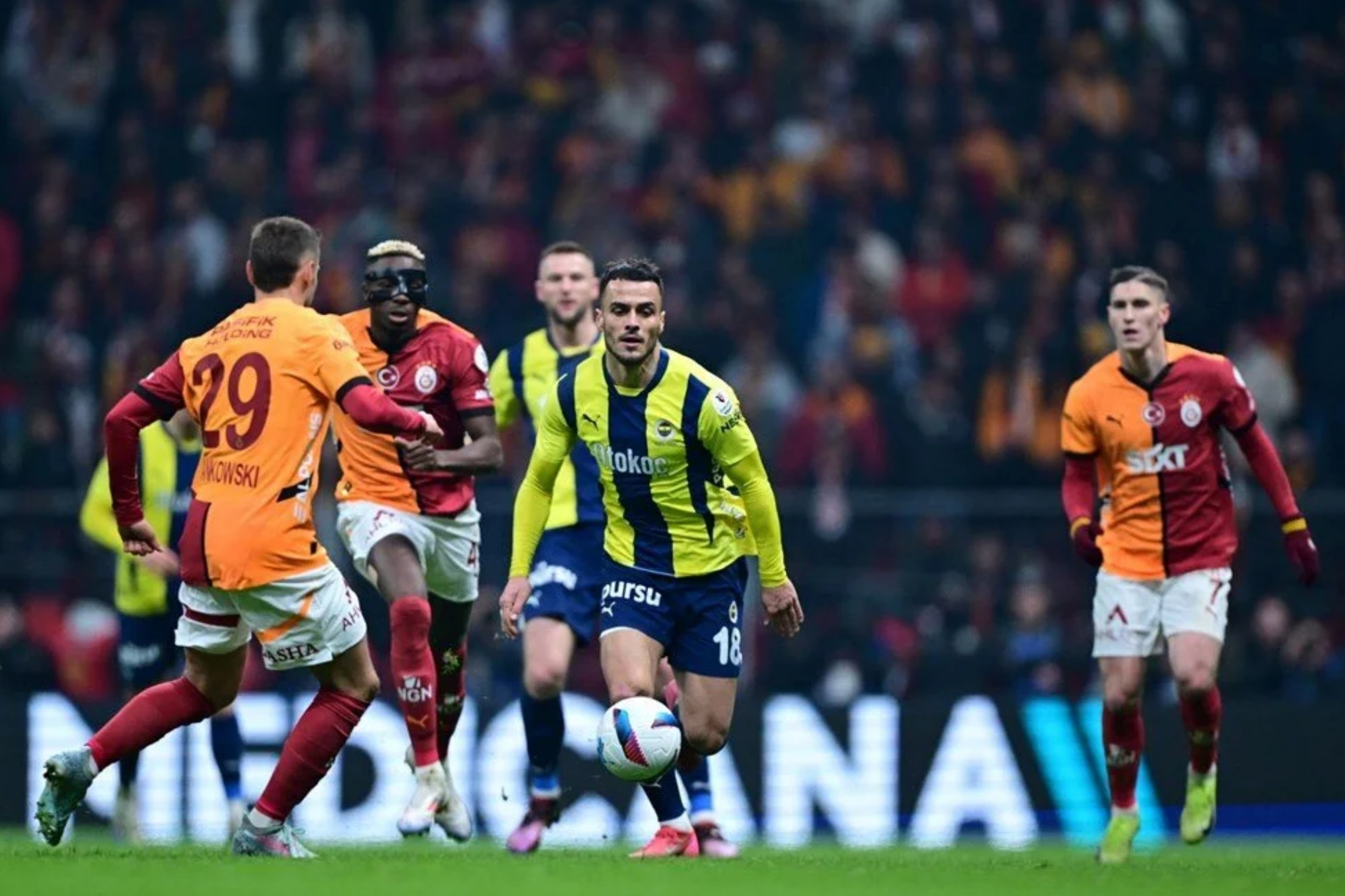 Galatasaray Fenerbahçe Derbisinde Gol Sessizliği Dev Karşılaşmanın Özetini Nasıl İzlerim (4)