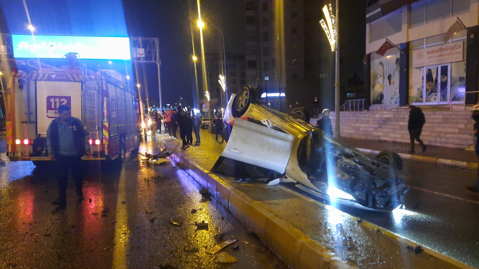 Sağanak Yağışla Birlikte Karaköprü’de Trafik Kazası Yaşandı (1)