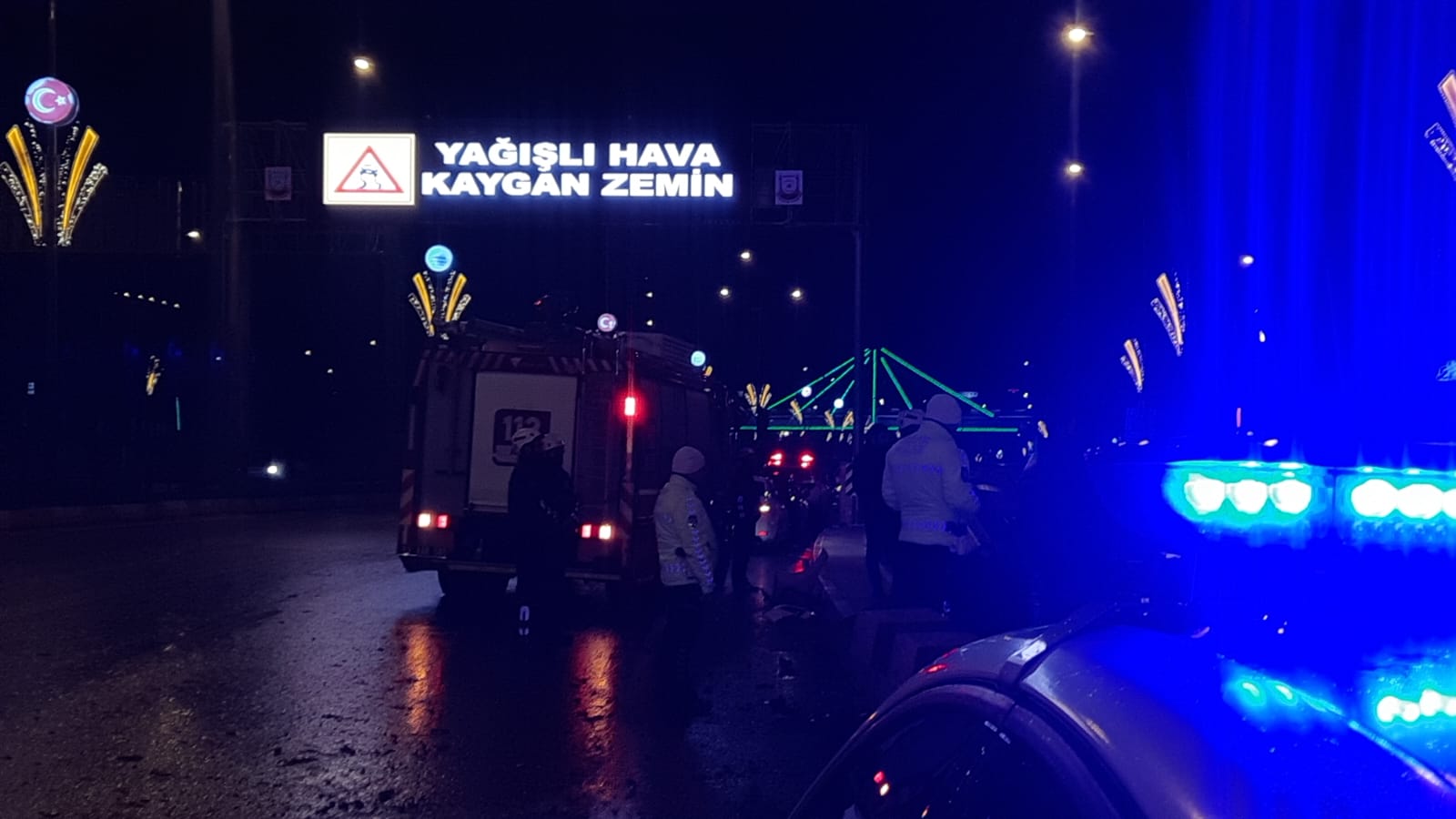 Sağanak Yağışla Birlikte Karaköprü’de Trafik Kazası Yaşandı (5)