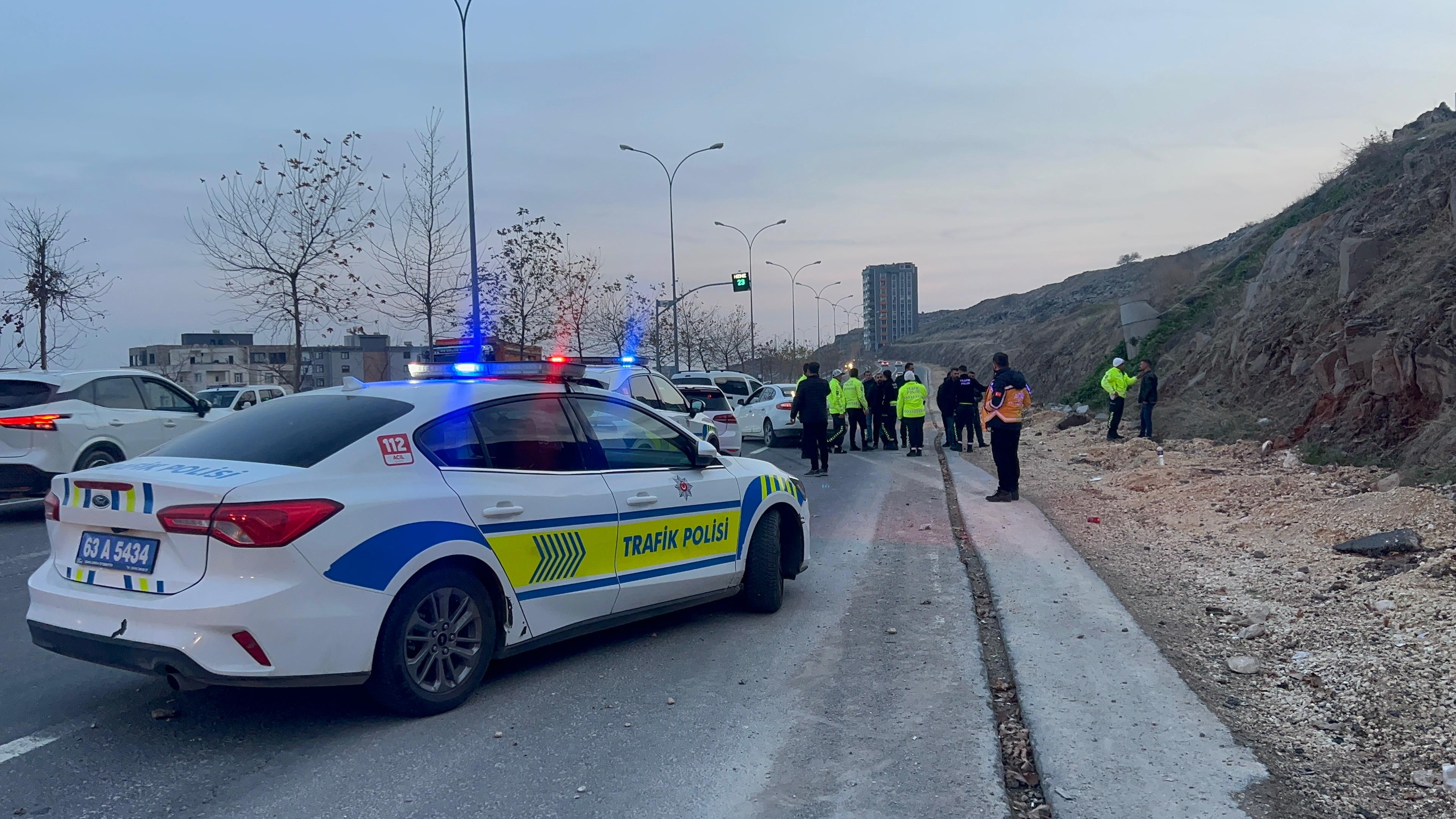 Şanlıurfa Karaköprü’de Yayaya Çarpan Alkollü Sürücü Ortalığı Birbirine Kattı! (3)