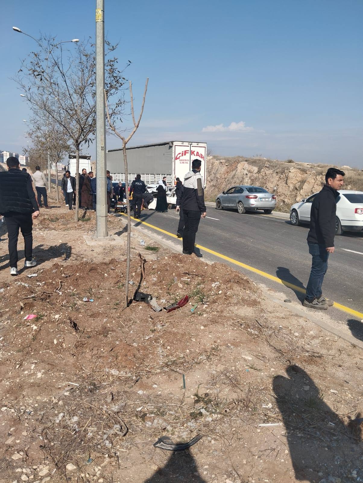 Şanlıurfa’da 5 Araç Birbirine Girdi Çok Sayıda Yaralı Var! (2)