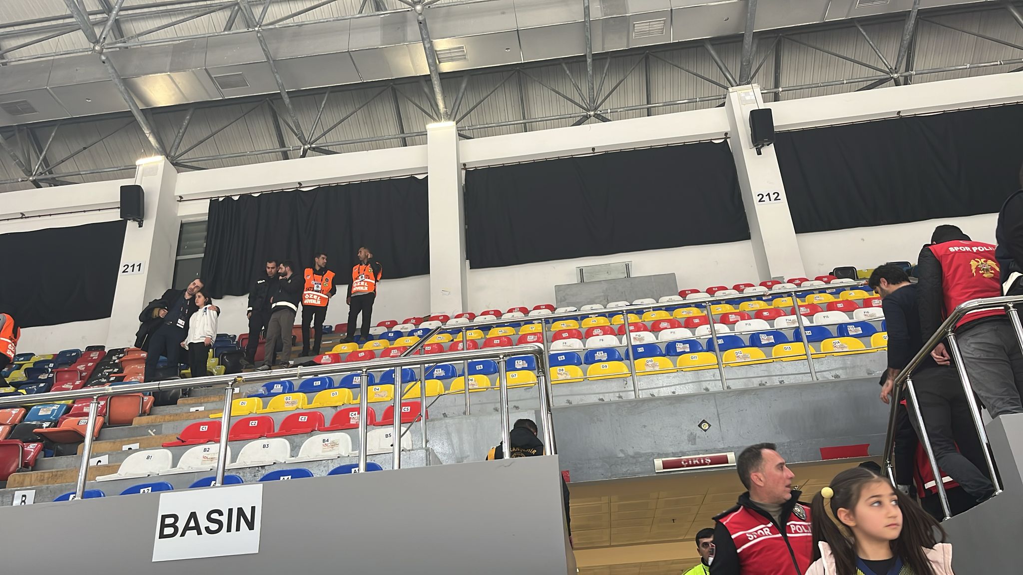 Şanlıurfa’da Fenerbahçe Galatasaray Derbisi Yarıda Kaldı (1)