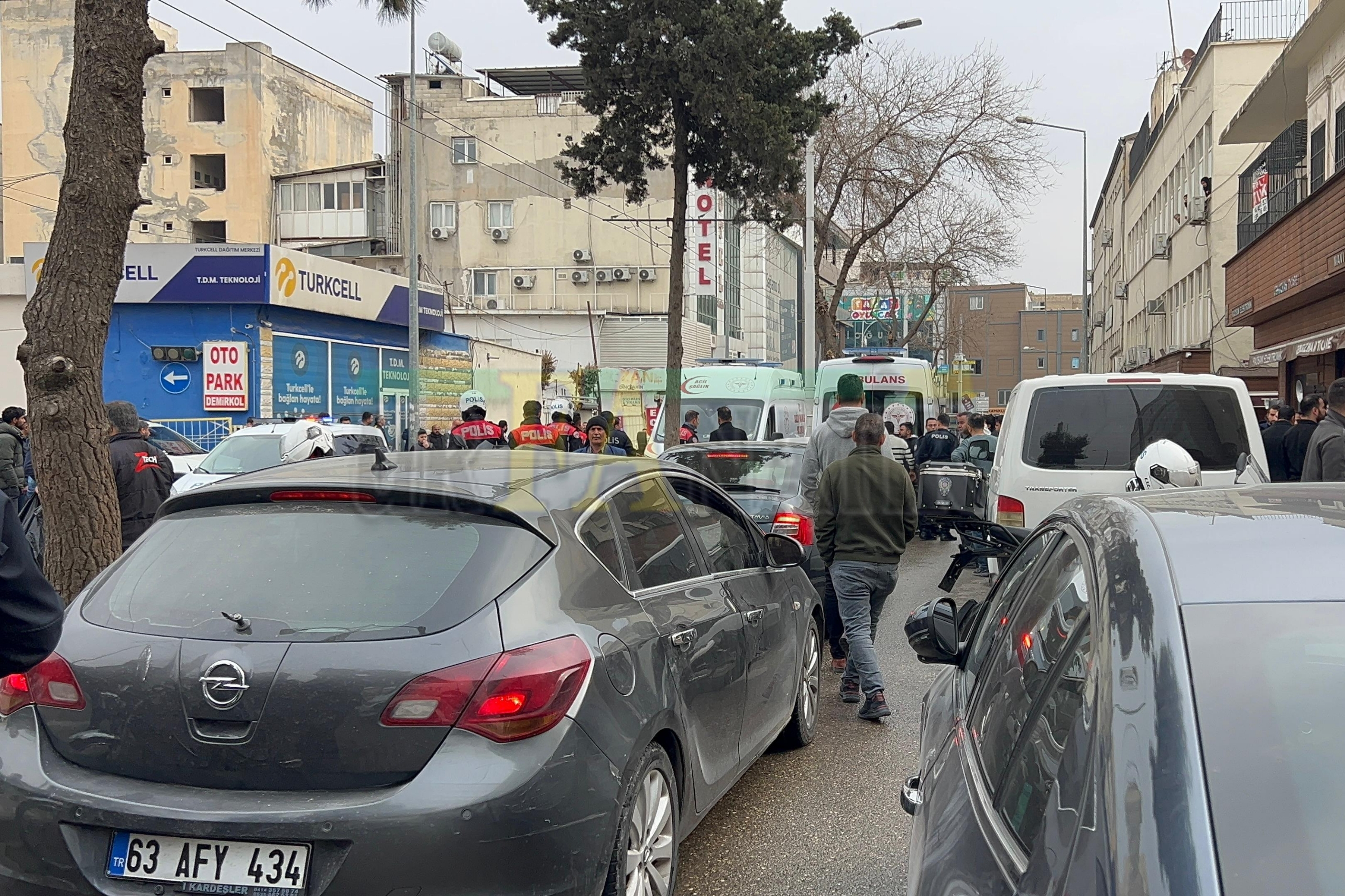 Şanlıurfa’da Kavga Ortalık Savaş Alanına Döndü! (2)-1