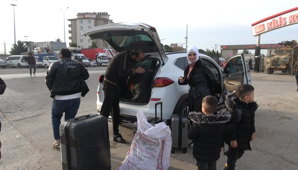 Şanlıurfa’daki Suriyeliler Öncüpınar Gümrük Kapısına Akın Etti (1)