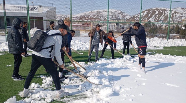 Siverek Belediyespor'un Maçı Kar Nedeniyle Ertelendi (1)