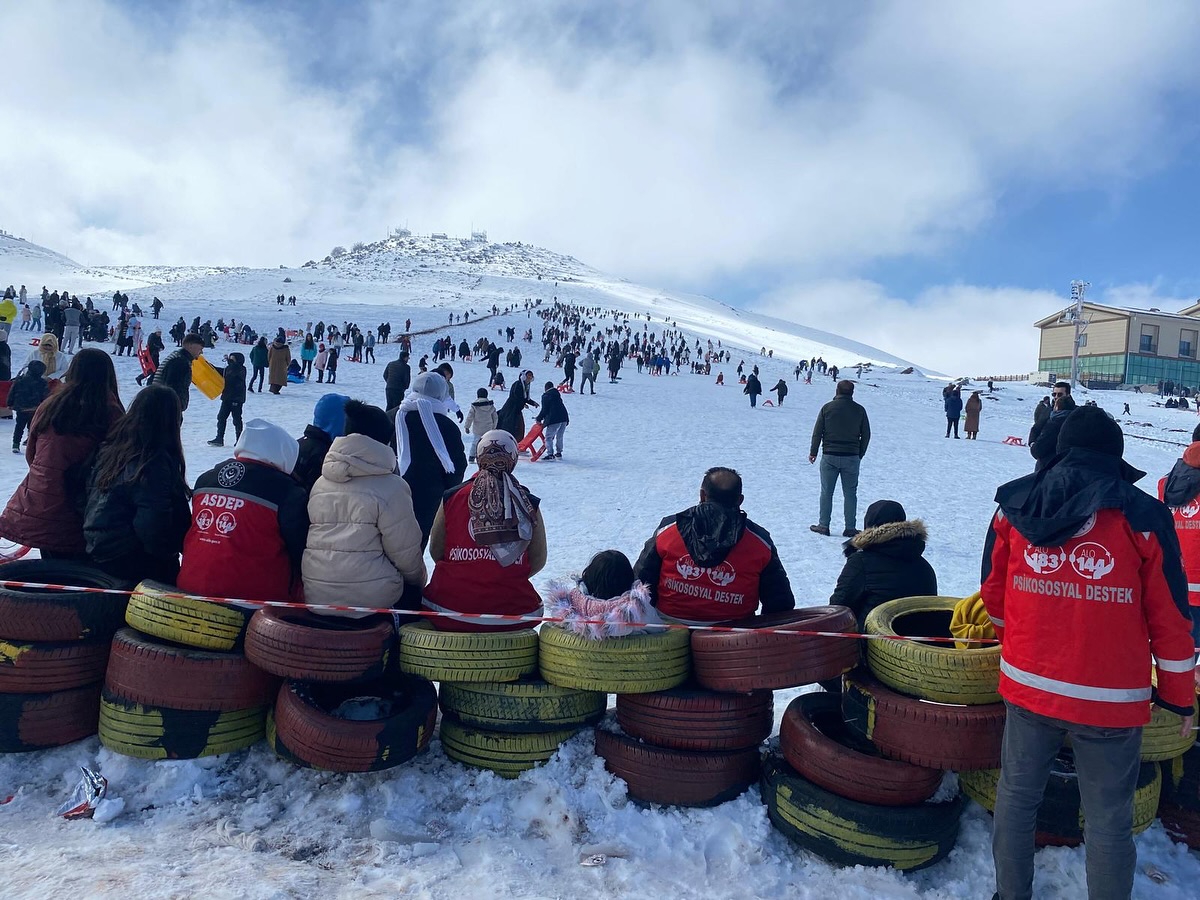 Siverek’te Kimsesiz Çocuklar, Şehit Ailelerinin Çocukları Ve Ihtiyaç Sahibi Ailelerin Çocukları, Karacadağ Kayak Merkezi’nde Unutulmaz Bir Gün Geçirdi (1)