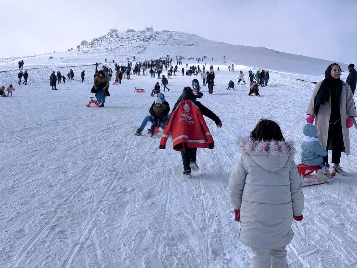 Siverek’te Kimsesiz Çocuklar, Şehit Ailelerinin Çocukları Ve Ihtiyaç Sahibi Ailelerin Çocukları, Karacadağ Kayak Merkezi’nde Unutulmaz Bir Gün Geçirdi (3)