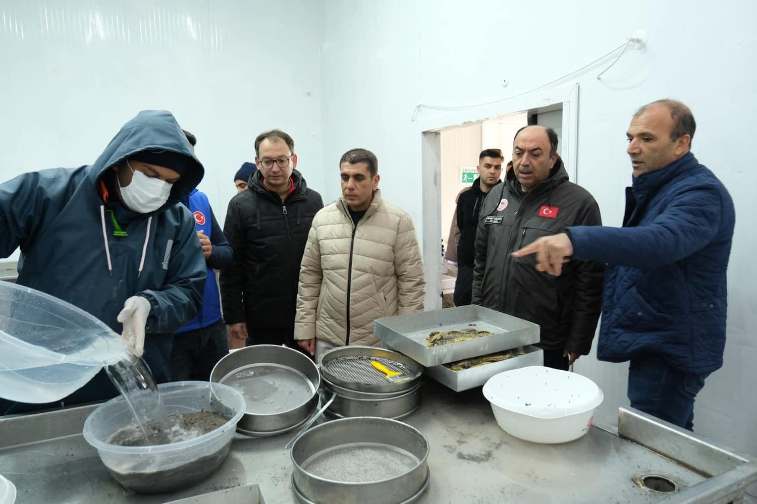 Türkiye'de Bir İlk Birecik'te Mersin Balığı Havyarı Hasadı Gerçekleştirildi (2)