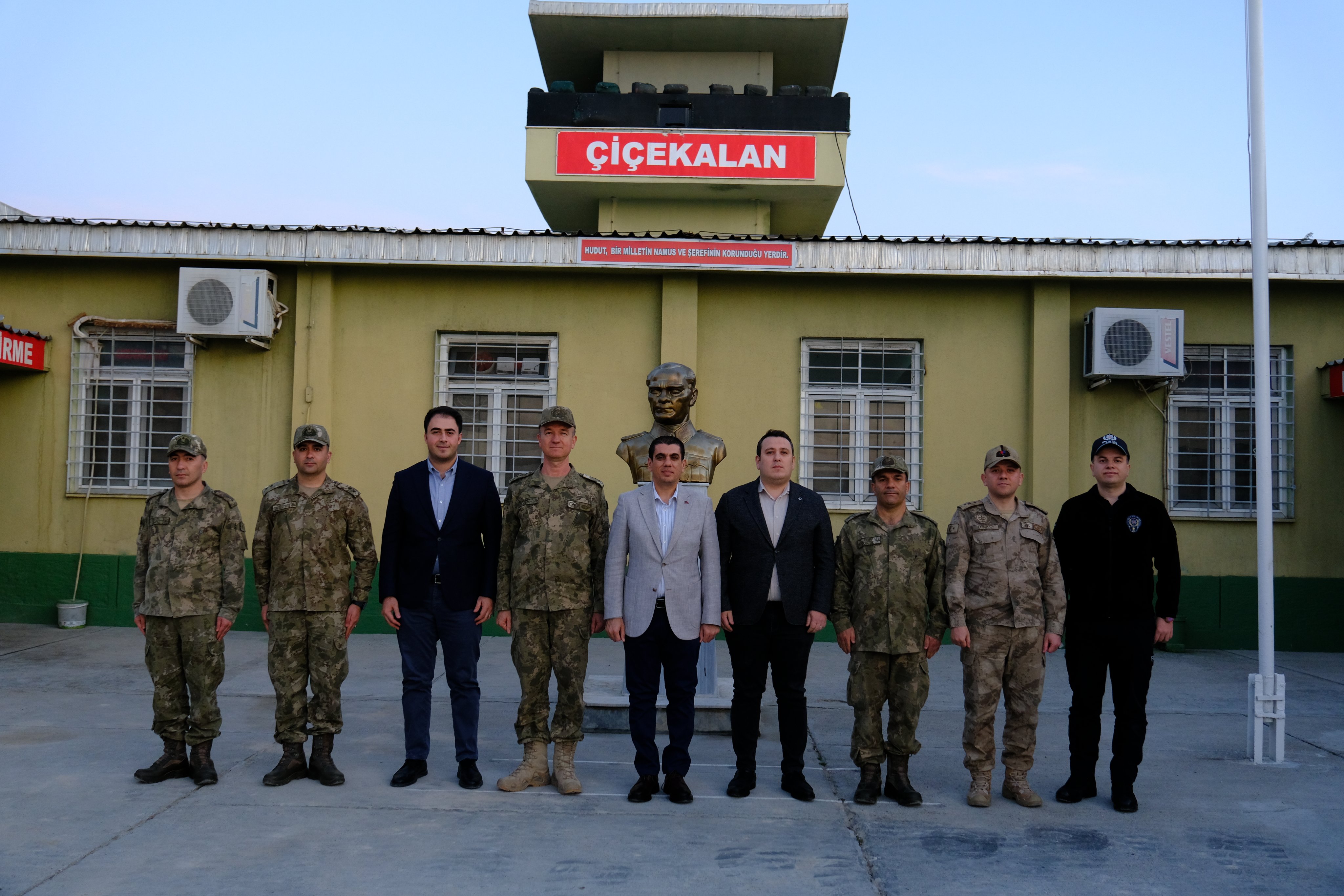 Birecik Kaymakamı Mustafa Gürbüz, Mehmetçiklerle İftar Yaptı! (2)