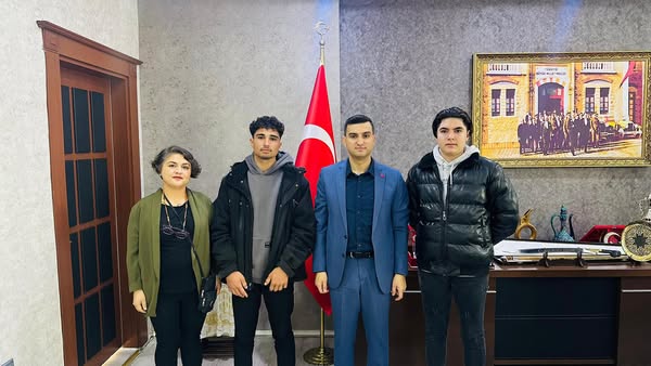 Bozova Kaymakamı, Tübi̇tak Şampiyonu Öğrencileri Ağırladı (1)