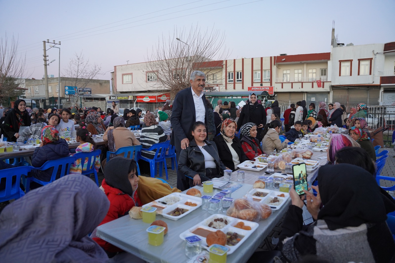 Kahta Belediyesi’nin İftar Çadırı, Ramazan Ruhunu Halkla Buluşturdu! (3)