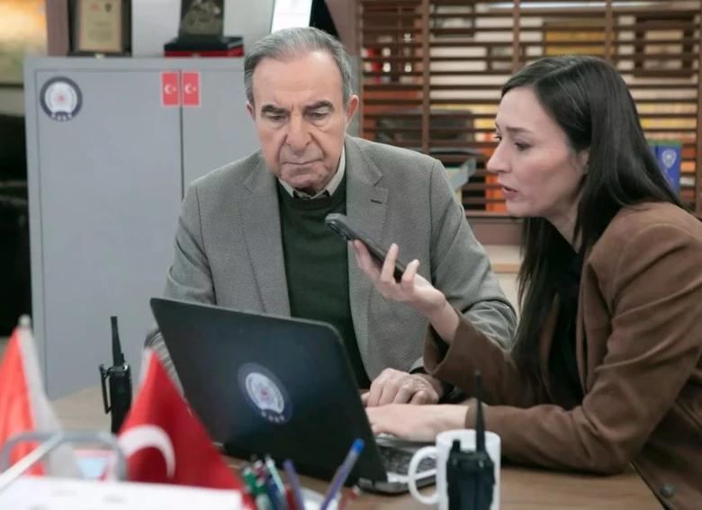Özlem Çınar (6)