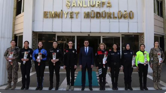 Şanlıurfa İl Emniyet Müdürlüğü'nde 8 Mart Dünya Kadınlar Günü Coşkusu (6)